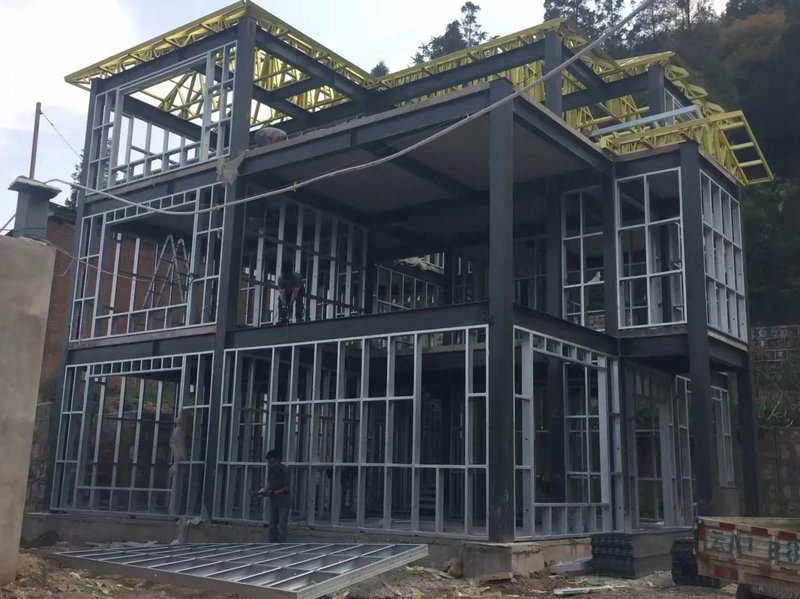 武汉钢结构公司: 钢铁骨架的建筑艺术